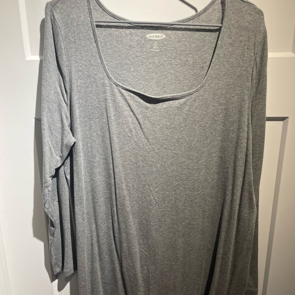 Old Navy essential tees • TALL - Picture 1 of 5